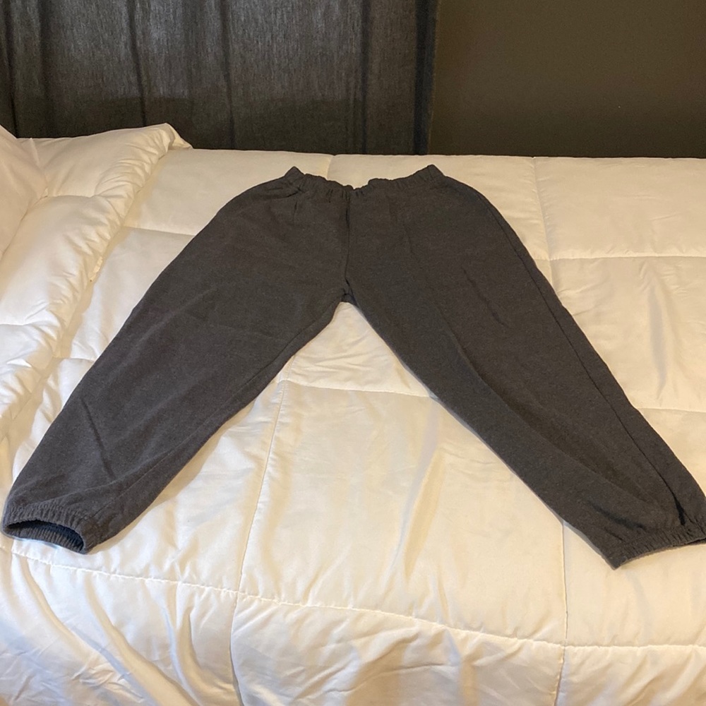 Pretty little thing Grey sweatpants 🖤